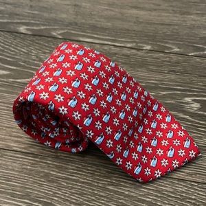 Vineyard Vines Christmas themed Tie
